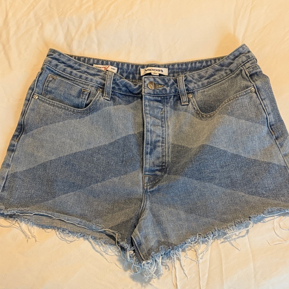 Vigoss Women's Light Blue Chevron Jean Shorts